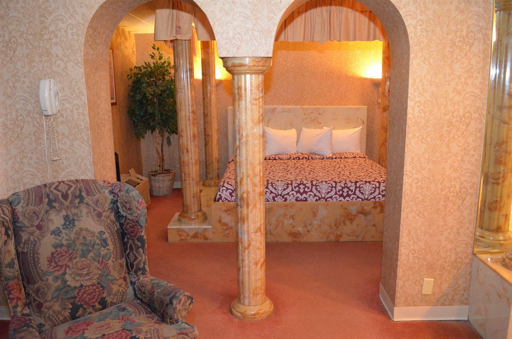 Red Carpet Inn Fanta Suites Hotel Greenwood Zewnętrze zdjęcie