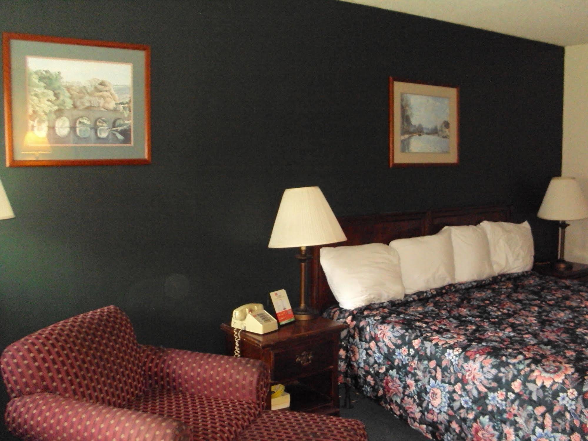 Red Carpet Inn Fanta Suites Hotel Greenwood Zewnętrze zdjęcie