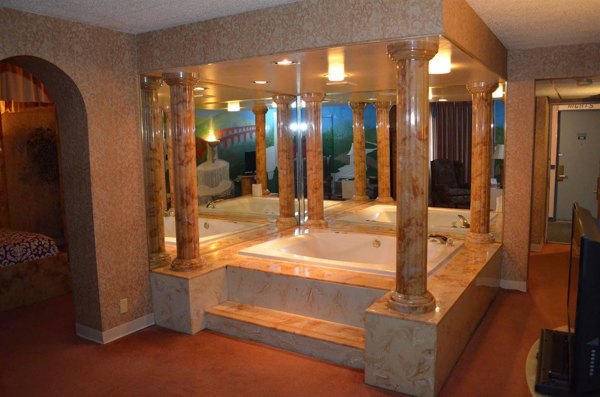 Red Carpet Inn Fanta Suites Hotel Greenwood Zewnętrze zdjęcie